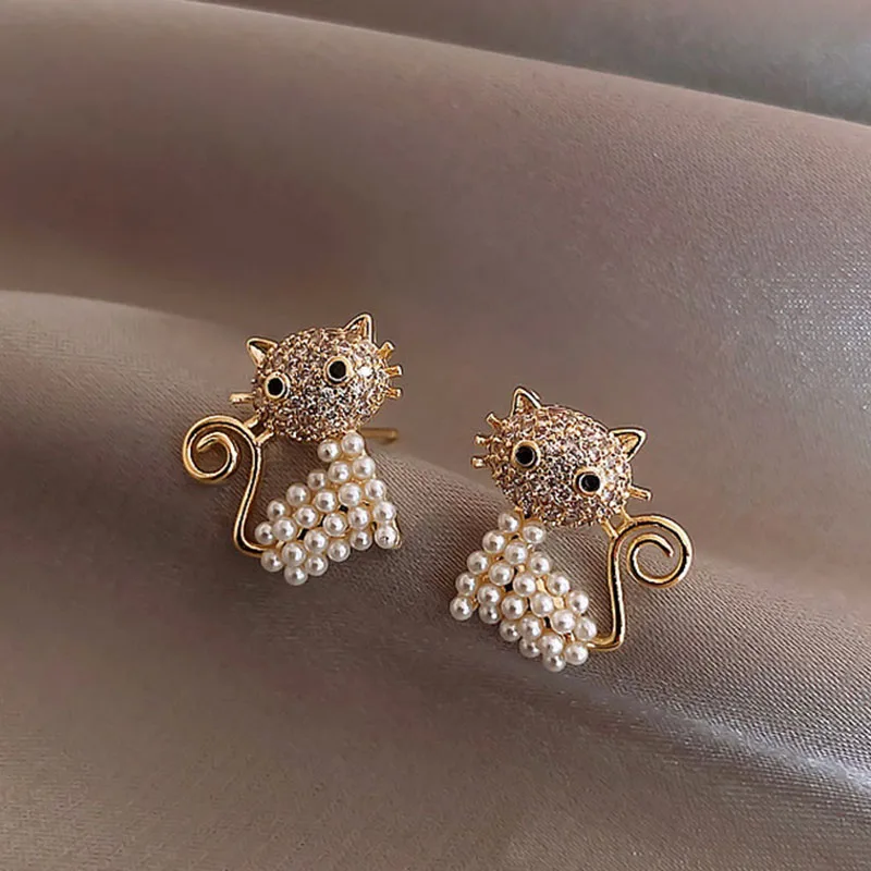 Trendy Cute Crystal Stud Earrings